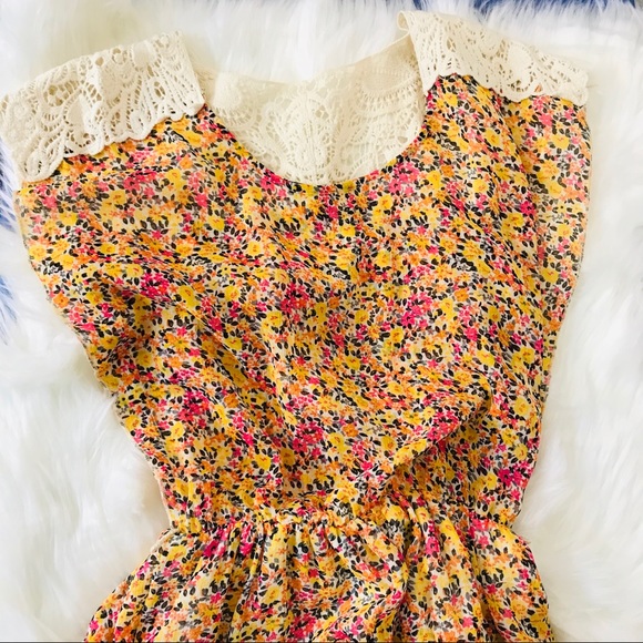 Yellow Dress with flower & crochet detail - Picture 3 of 5